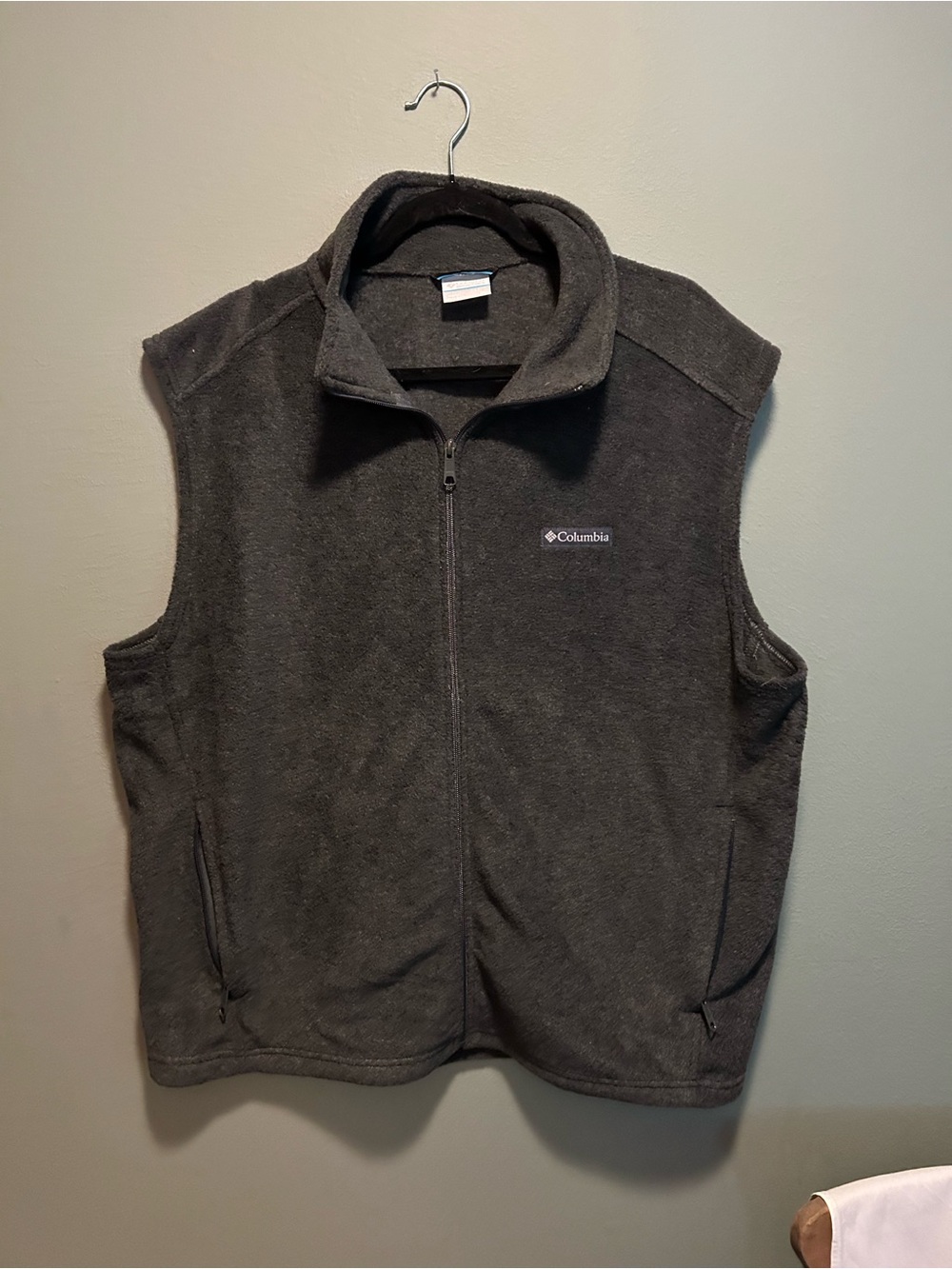 Columbia Men's Charcoal Gray Full-Zip Fleece Vest
